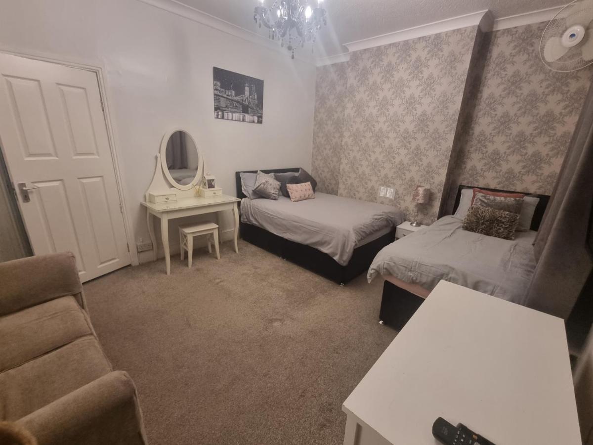 Private Luxury Double Room In Cardiff Kültér fotó