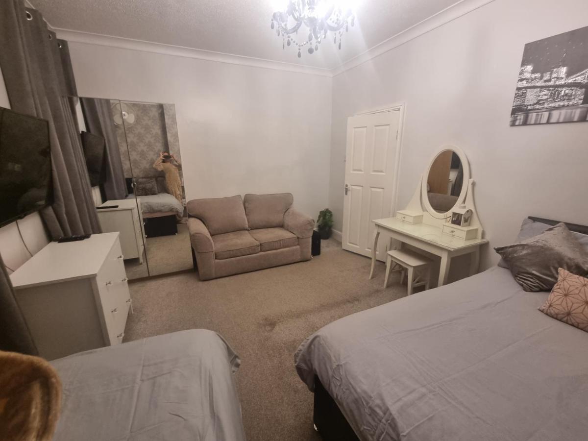 Private Luxury Double Room In Cardiff Kültér fotó