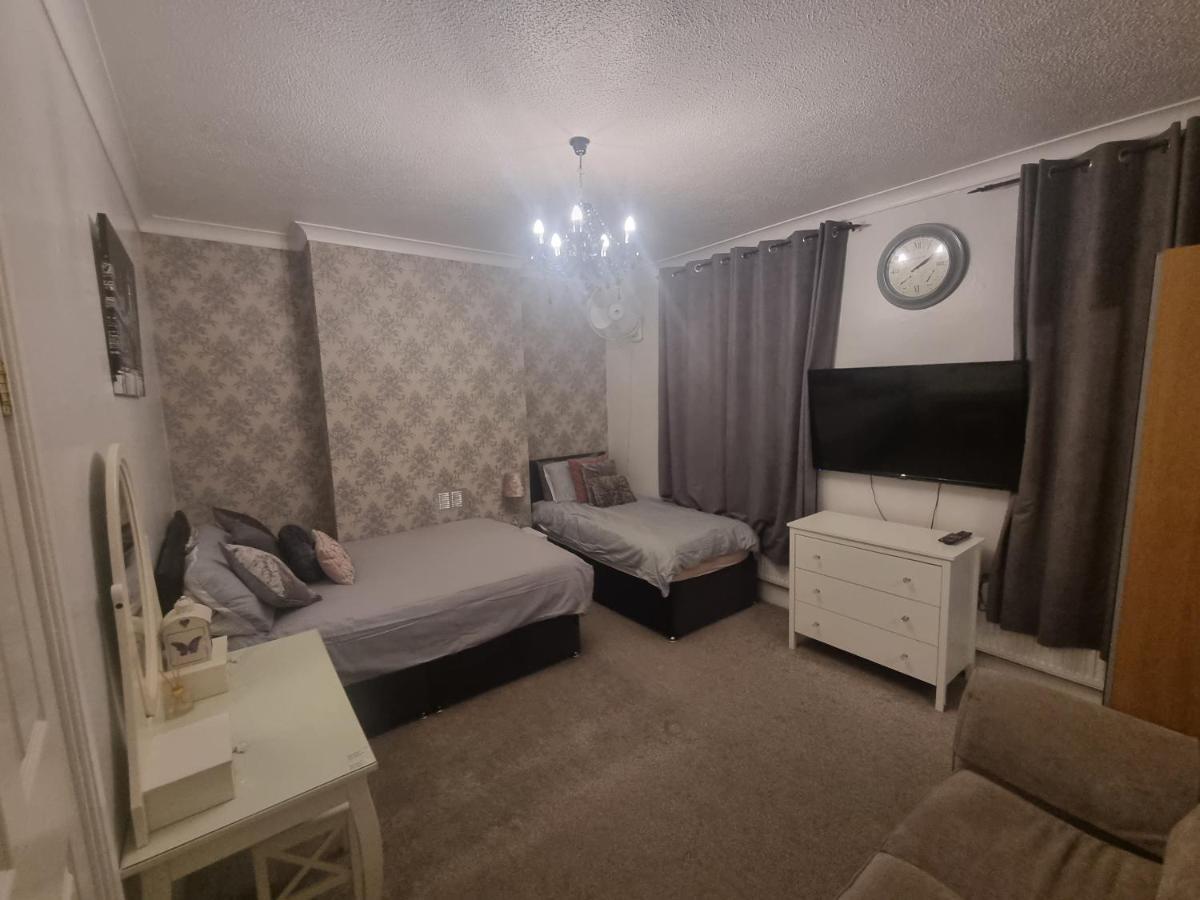 Private Luxury Double Room In Cardiff Kültér fotó